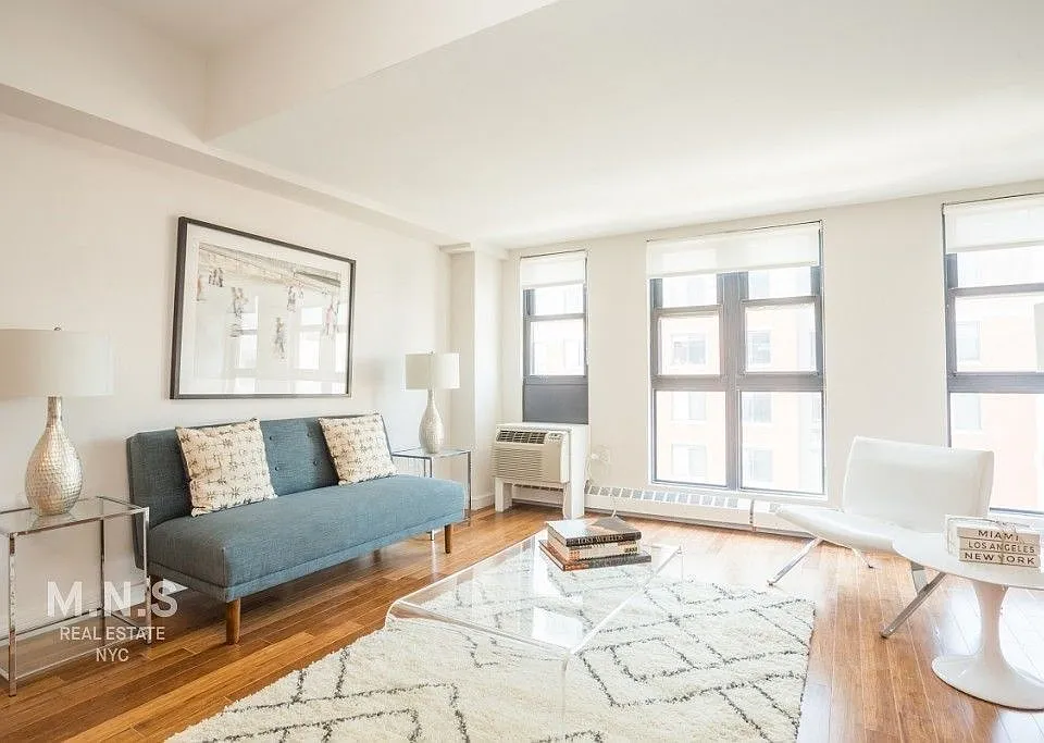 27 Albany Ave #701