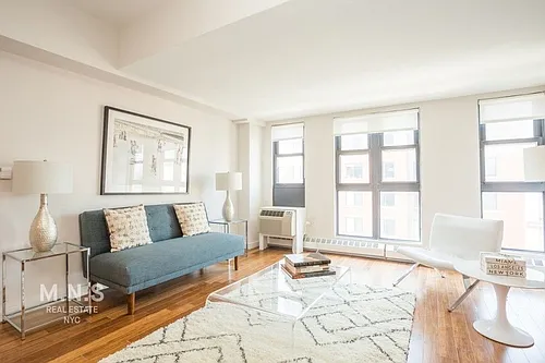 27 Albany Ave #701 Photo 1