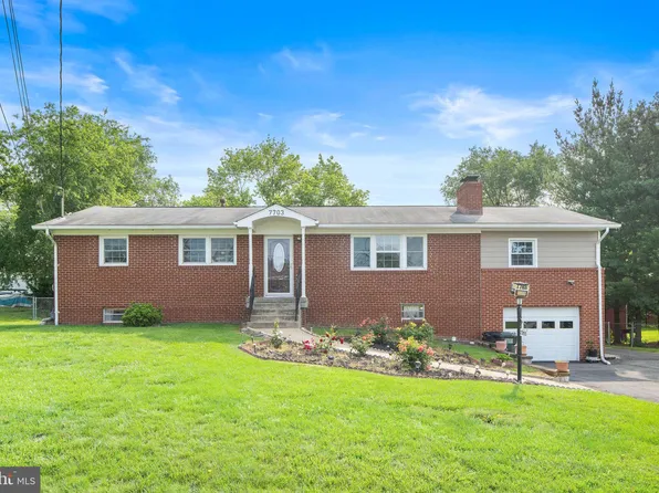 7703 Huron Dr, Gainesville, VA 20155