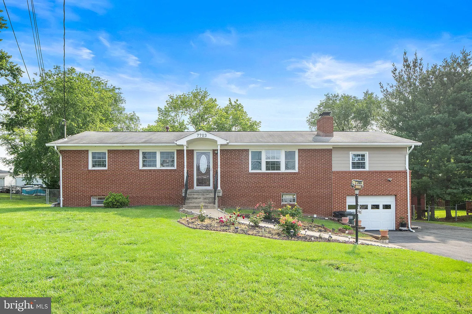 7703 Huron Dr photo 1