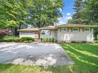 3427 Lake Rd, Conneaut, OH 44030