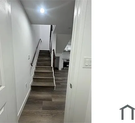 11600 S San Pedro St — Photo 1