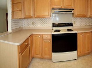 943 Spring Ave, Saint Charles, MO 63301