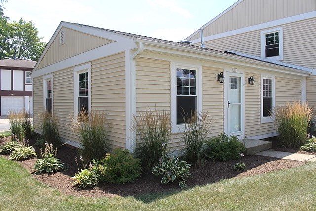1st image of 330 Farmington Ln #330