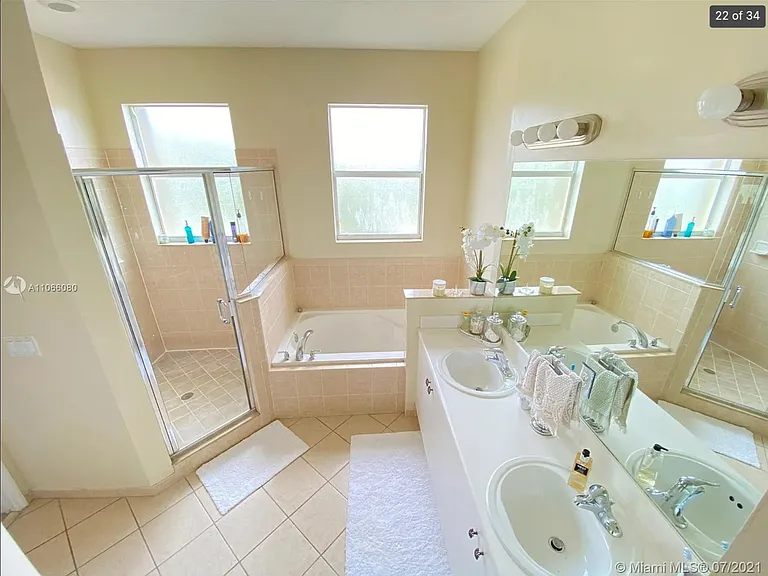 12973 SW 132nd Ter — Photo 24