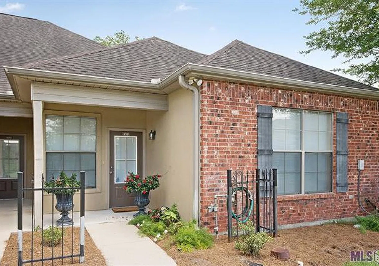 809 Summer Breeze Dr — Photo 3