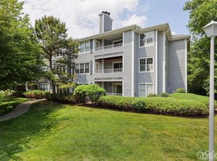 2602 Candlelight Ct, Helmetta, NJ 08828