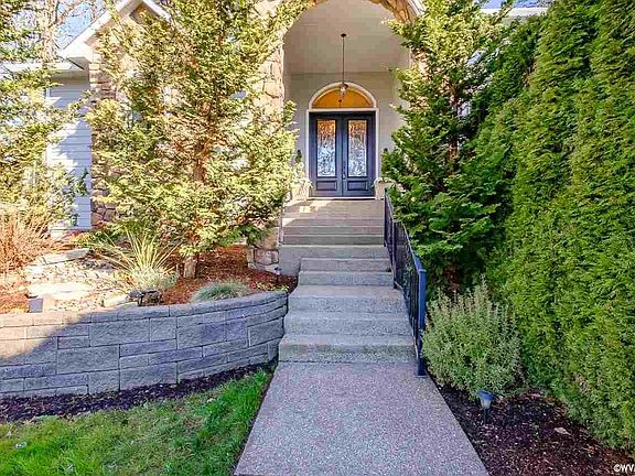 2nd image of 1747 Ptarmigan St NW