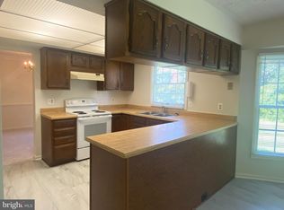 2322 Club Pond Ln, Reston, VA 20191