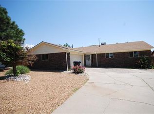 6304 Avenida La Costa NE, Albuquerque, NM 87109