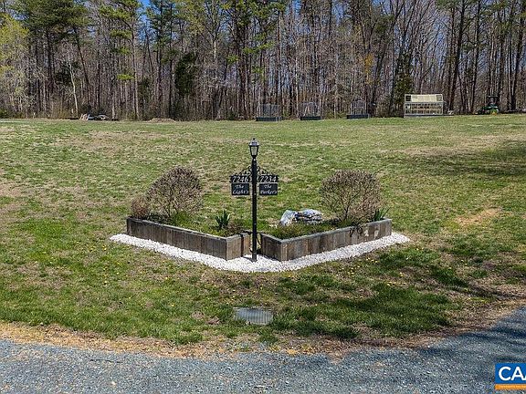 3rd image of 7246 Three Notch Rd