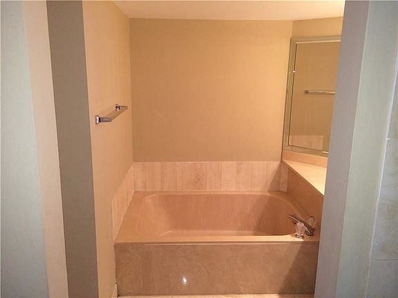 2nd image of 1717 N Bayshore Dr #A-1551