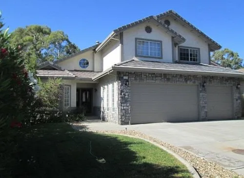 5590 Edgeview Dr photo 1