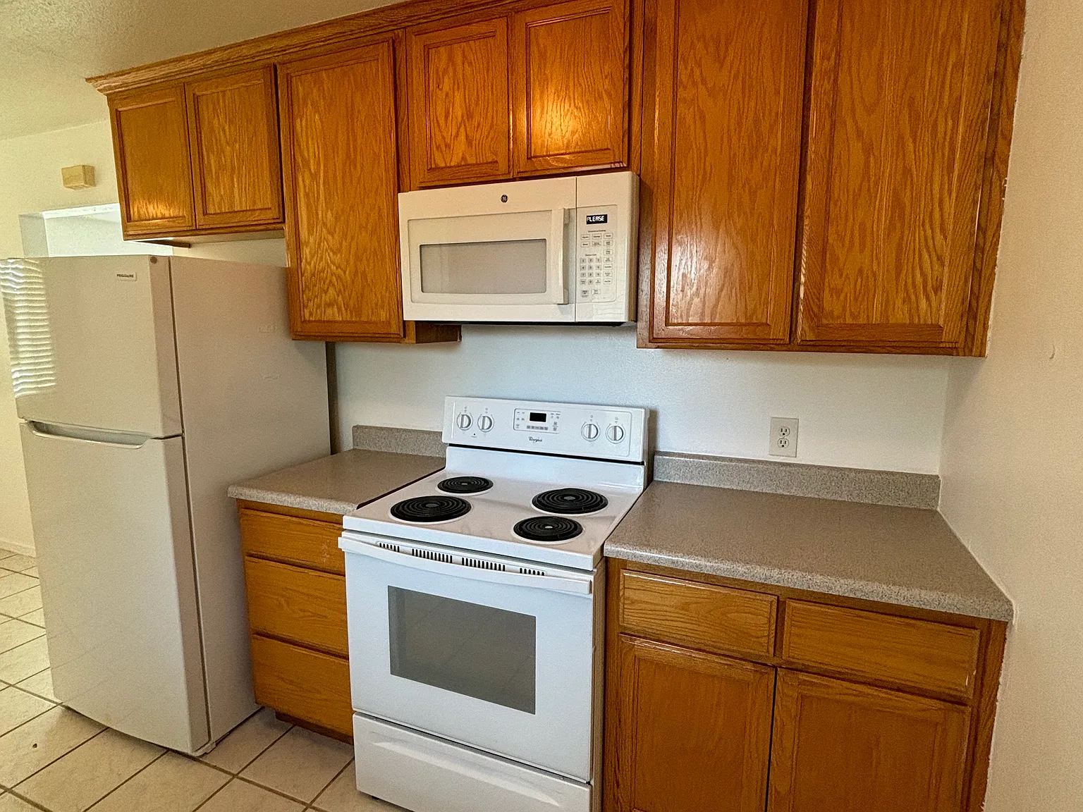 1618 Oliver St — Photo 2