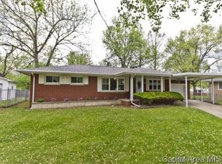 28 Monica Ct, Grandview, IL 62702