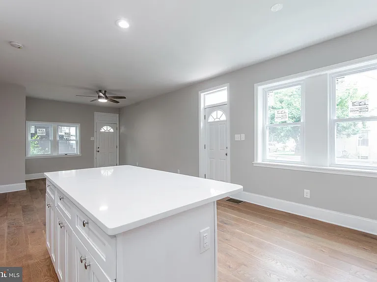200 Maple St #1 — Photo 6