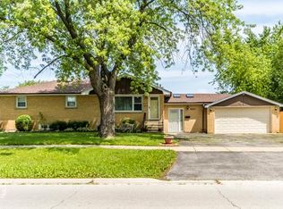 6760 W 83rd St, Burbank, IL 60459