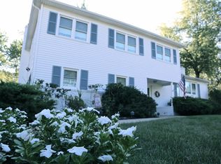 4 Maple Court, EAST HANOVER, NJ 07936