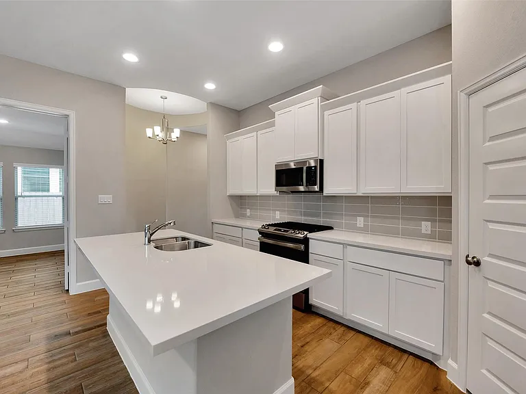 1328 Wicklow Forest St — Photo 11