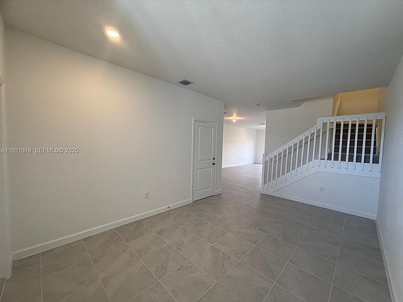 4th image of 2746 SE 24th Ter #2746