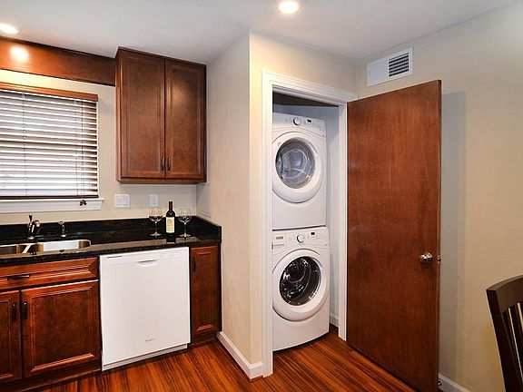 3rd image of 4800 Pleasure House Ct APT 202
