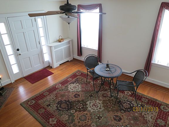3rd image of 718 Collenbrook Ave