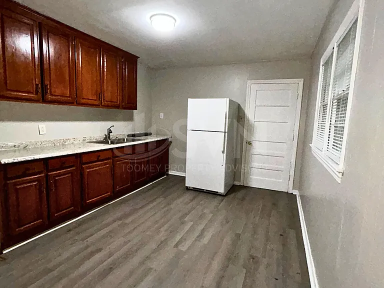 2958 Frederick St — Photo 7