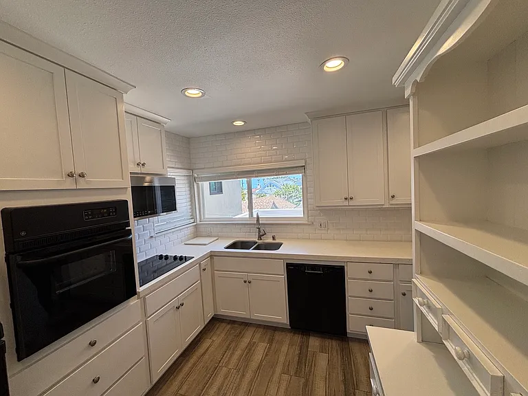 412 1/2 Dahlia Ave — Photo 16