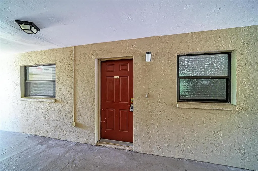 2 bed, 2.0 bath, 914 sqft, $1,650 — Photo 4
