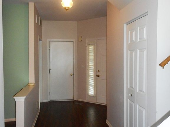 3rd image of 2122 Fulham Dr #2122