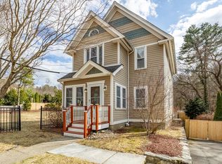 10 Lakeview Rd, Wayland, MA 01778