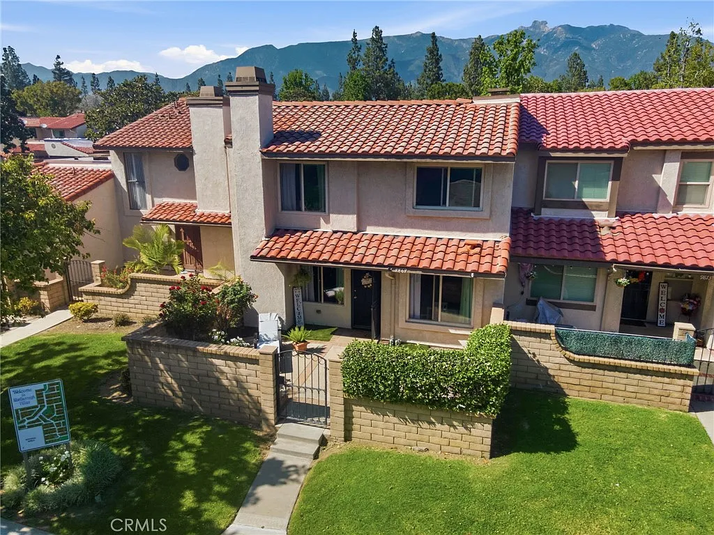 3 bed, 2.5 bath, 1480 sqft, $3,295 — Photo 1