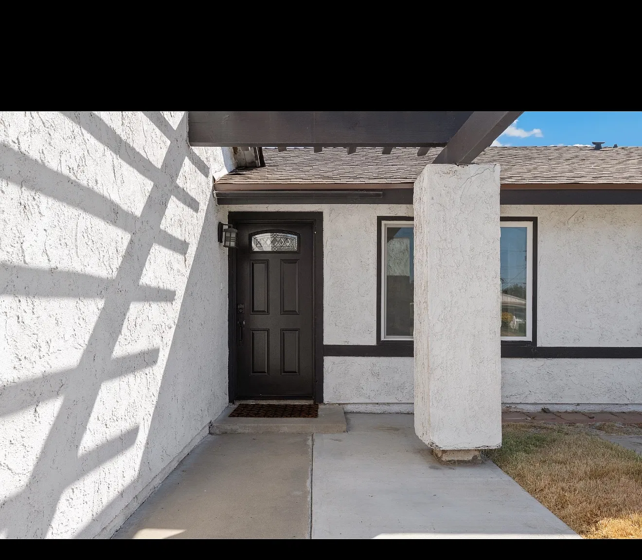 4 bed, 1284 sqft, $3,590 — Photo 2
