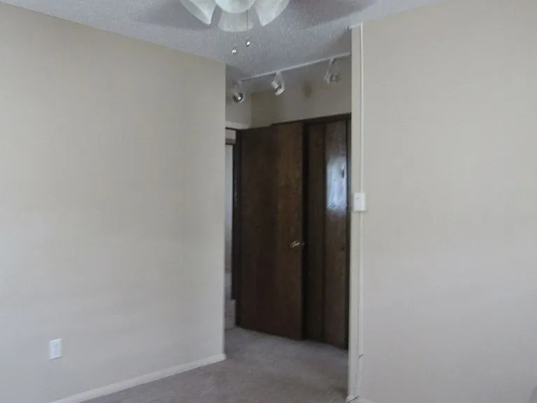 107 SW 68th St — Photo 20