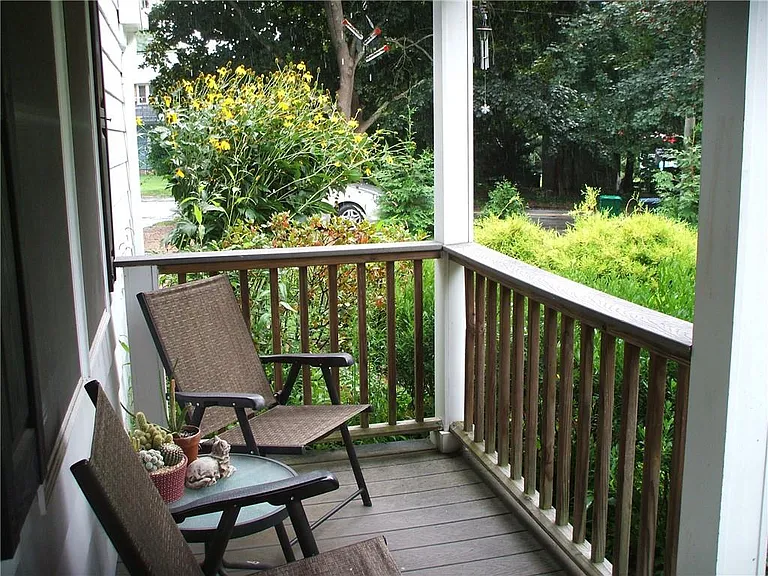 82 Narragansett Ave W — Photo 3