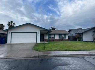 1043 Hayes Way, Hanford, CA 93230