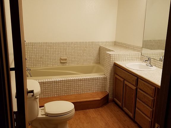 5th image of 12303 SE 60th St APT 1C
