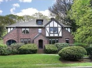 54 Bishopsgate Rd, Newton, MA 02459