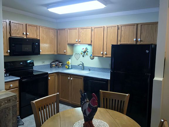 3rd image of 605 Barrington Ave APT 334