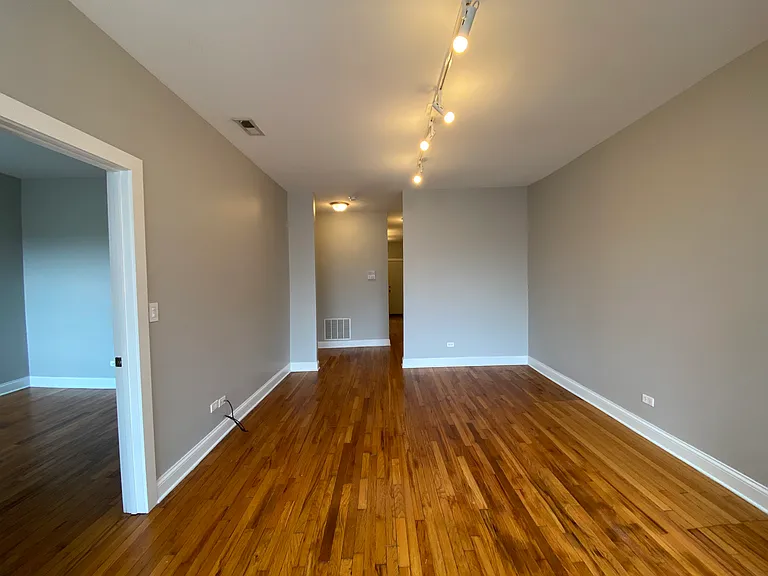 3216 W Argyle St #2 — Photo 7