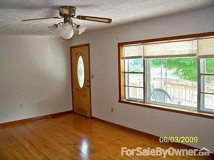 4th image of 282 Beaver Ln