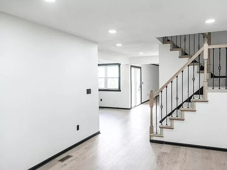 1560 Waterstone Ct — Photo 6