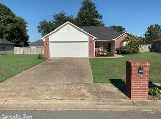 3208 Greenfield Dr, Bryant, AR 72022