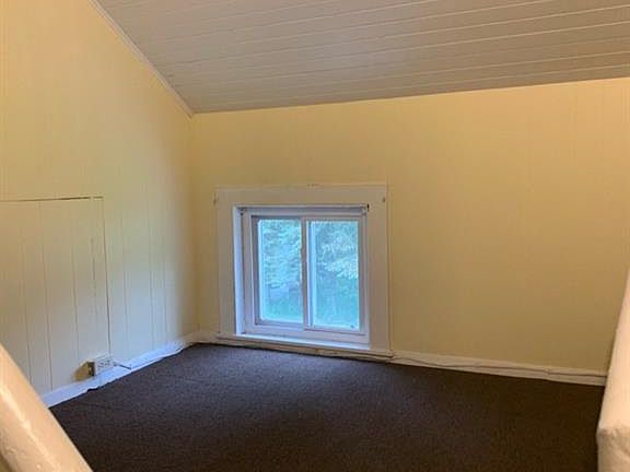 4th image of 12 Sanford Ave #10
