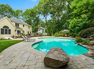 16 Old Stable Dr, Mansfield, MA 02048
