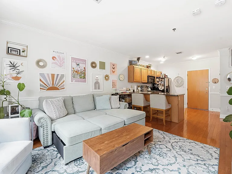 725 Jefferson St #11 — Photo 4