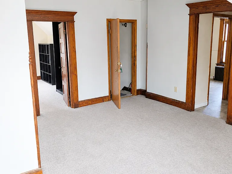 537 Whitney Ave #3 — Photo 5