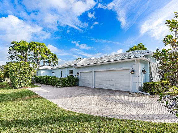 4th image of 213 Turnberry Ct N