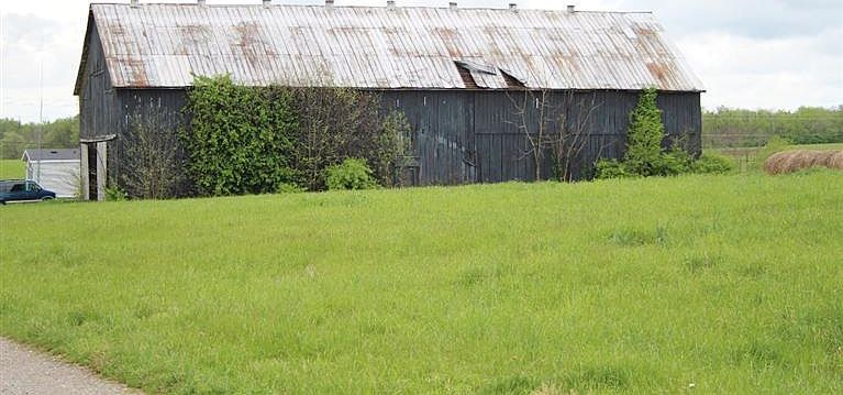 2nd image of 5033 Jacks Creek Pike