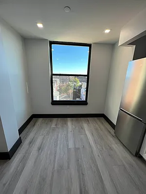 Rented by Delmark Realty LLC | media 7